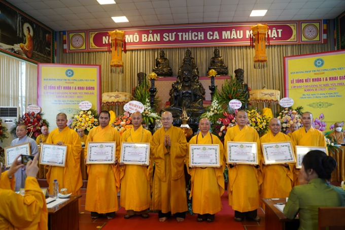 Lễ trao bằng tốt nghiệp khóa I và khai giảng khóa II lớp Đào tạo cao cấp giảng sư khu vực phía Bắc